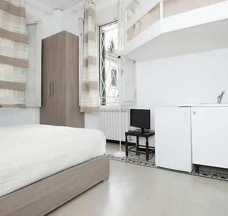 Flavio's Flat شقة *